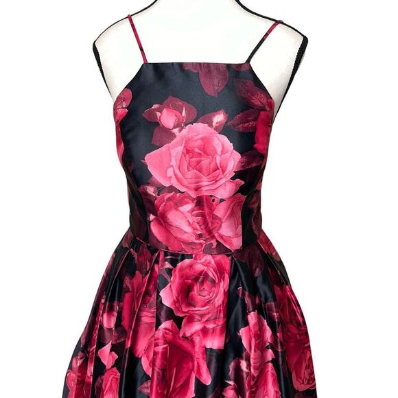 Betsy & Adam Red Black Roses Formal Gown Size 8 - Picture 2 of 11